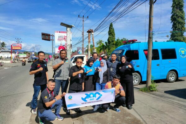 Sambut Peringatan Hari Anti Narkotika Internasional (HANI) Tahun 2024, BNN Kabupaten Bolaang Mongondow Membagikan Stiker Kepada Masyarakat
