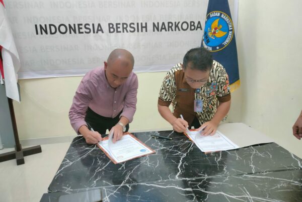 Penandatanganan Nota Kesepahaman Antara BNN Kabupaten Bolaang Mongondow Dengan STIE Widya Darma Kotamobagu Penandatanganan Nota Kesepahaman Antara BNN Kabupaten Bolaang Mongondow Dengan STIE Widya Darma Kotamobagu