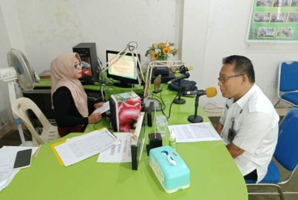Kepala BNN Kabupaten Bolaang Mongondow Melaksanakan Dialog Interaktif Bersama Radio Nur Haddad Kotamobagu Kepala BNN Kabupaten Bolaang Mongondow Melaksanakan Dialog Interaktif Bersama Radio Nur Haddad Kotamobagu