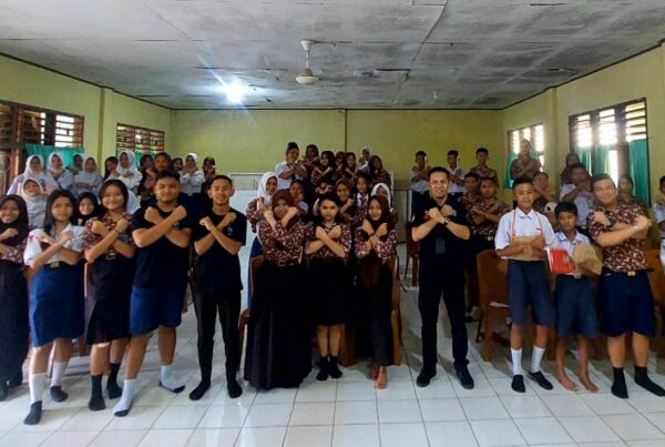 Dalam Rangka LDKS, SMP Negeri 1 Bolaang Gandeng BNN Kabupaten Bolaang Mongondow Untuk Memberikan Sosialisasi P4GN