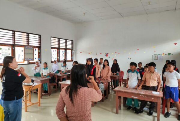 BNN Kabupaten Bolaang Mongondow Sosialisasikan Bahaya Penyalahgunaan Narkoba di SD Negeri Solog