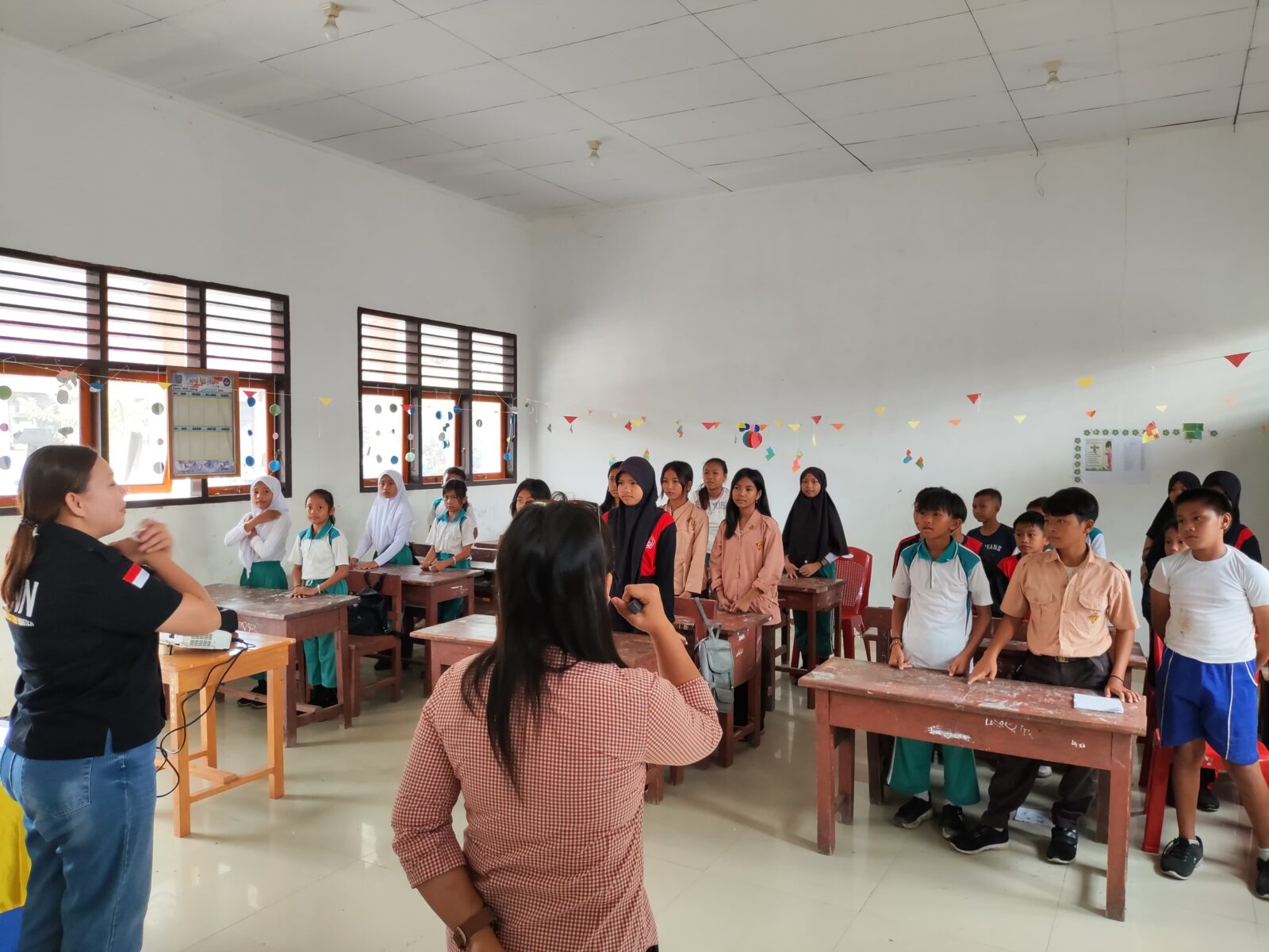 BNN Kabupaten Bolaang Mongondow Sosialisasikan Bahaya Penyalahgunaan Narkoba di SD Negeri Solog BNN Kabupaten Bolaang Mongondow Sosialisasikan Bahaya Penyalahgunaan Narkoba di SD Negeri Solog