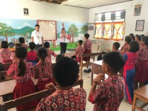 BNN Kabupaten Bolaang Mongondow Sosialisasikan Bahaya Penyalahgunaan Narkoba di SD Negeri Inobonto I BNN Kabupaten Bolaang Mongondow Sosialisasikan Bahaya Penyalahgunaan Narkoba di SD Negeri Inobonto I