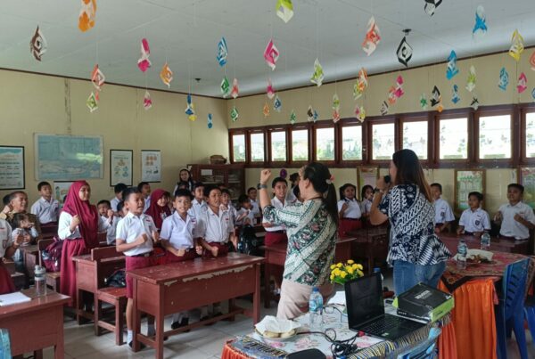 BNN Kabupaten Bolaang Mongondow Sosialisasikan Bahaya Penyalahgunaan Narkoba di SD Negeri Tuyat