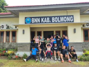 Olahraga Senam Zumba di Lingkungan BNN Kab. Bolmong Olahraga Senam Zumba di Lingkungan BNN Kab. Bolmong