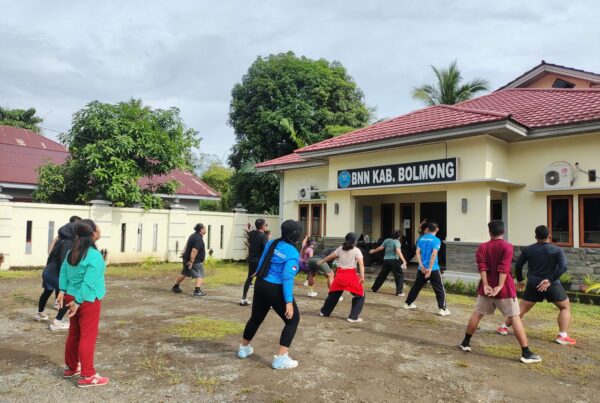 Olahraga Senam Zumba di Lingkungan BNN Kab. Bolmong