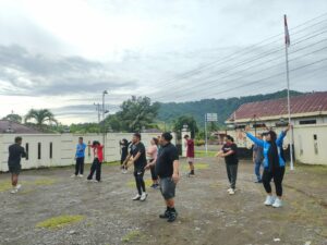 Olahraga Senam Zumba di Lingkungan BNN Kab. Bolmong Olahraga Senam Zumba di Lingkungan BNN Kab. Bolmong
